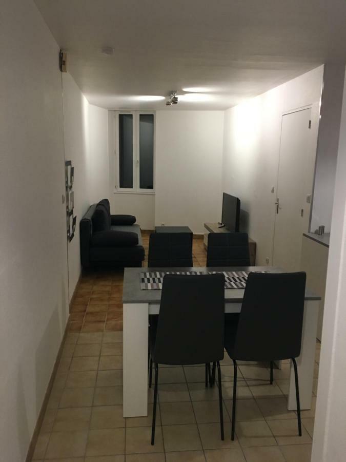Charmant T2 RDC dans résidence avec parc arboré Saint-Pierre-le-Moûtier Esterno foto
