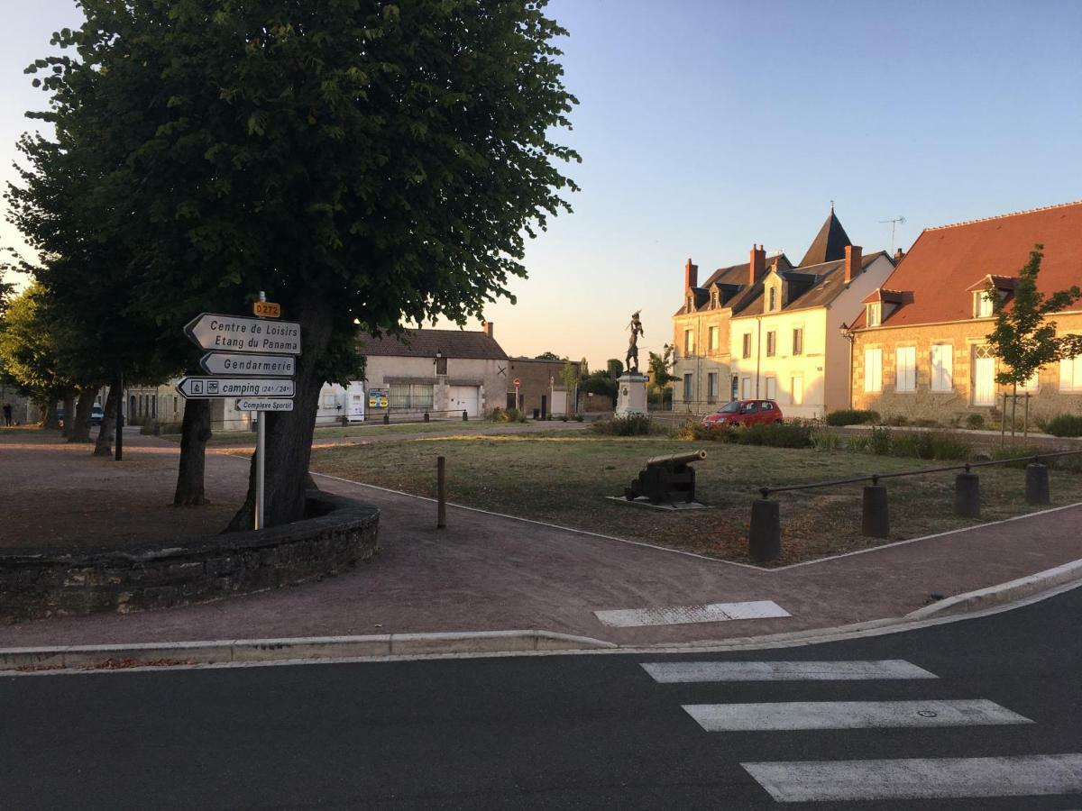 Charmant T2 RDC dans résidence avec parc arboré Saint-Pierre-le-Moûtier Esterno foto
